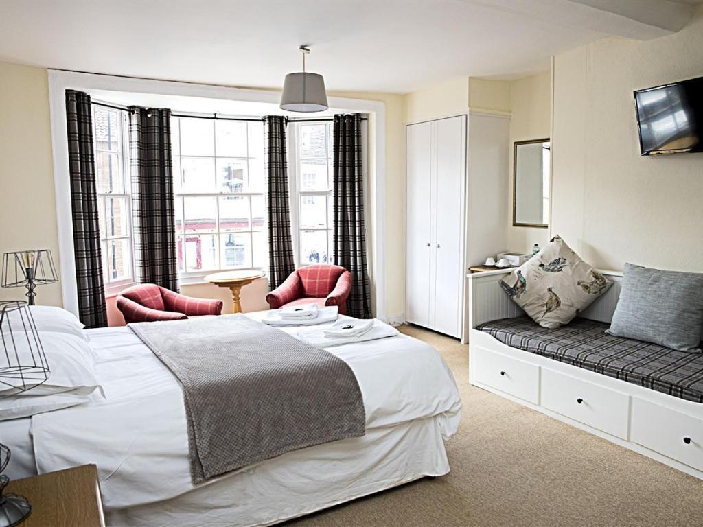 The White Bear 3*